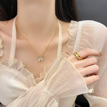 [KELA]PAVÉ DIAMOND FLOWER CHARM NECKLACE