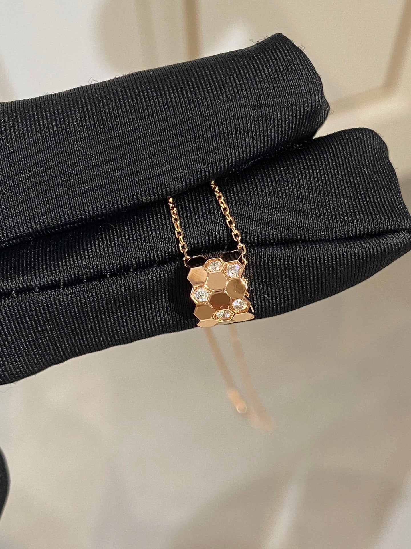 [KELA]BEE LOVE DIAMOND NECKLACE