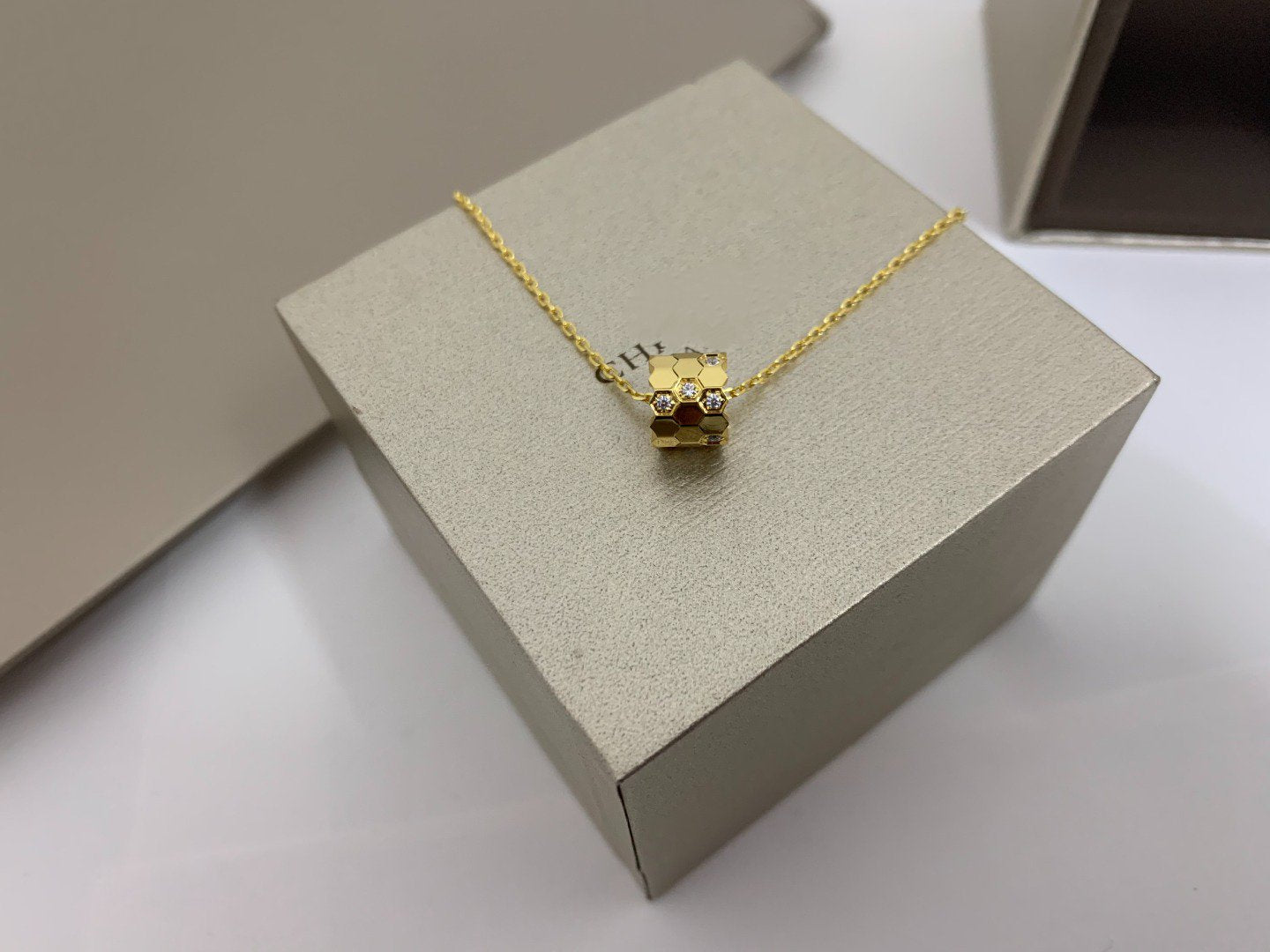[KELA]BEE LOVE DIAMOND NECKLACE