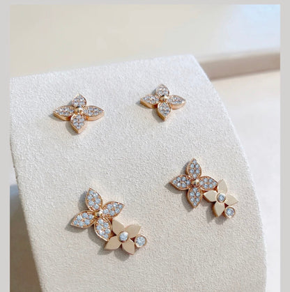 [KELA]STAR BLOSSOM STUD EARRINGS ROSE GOLD DIAMONDS