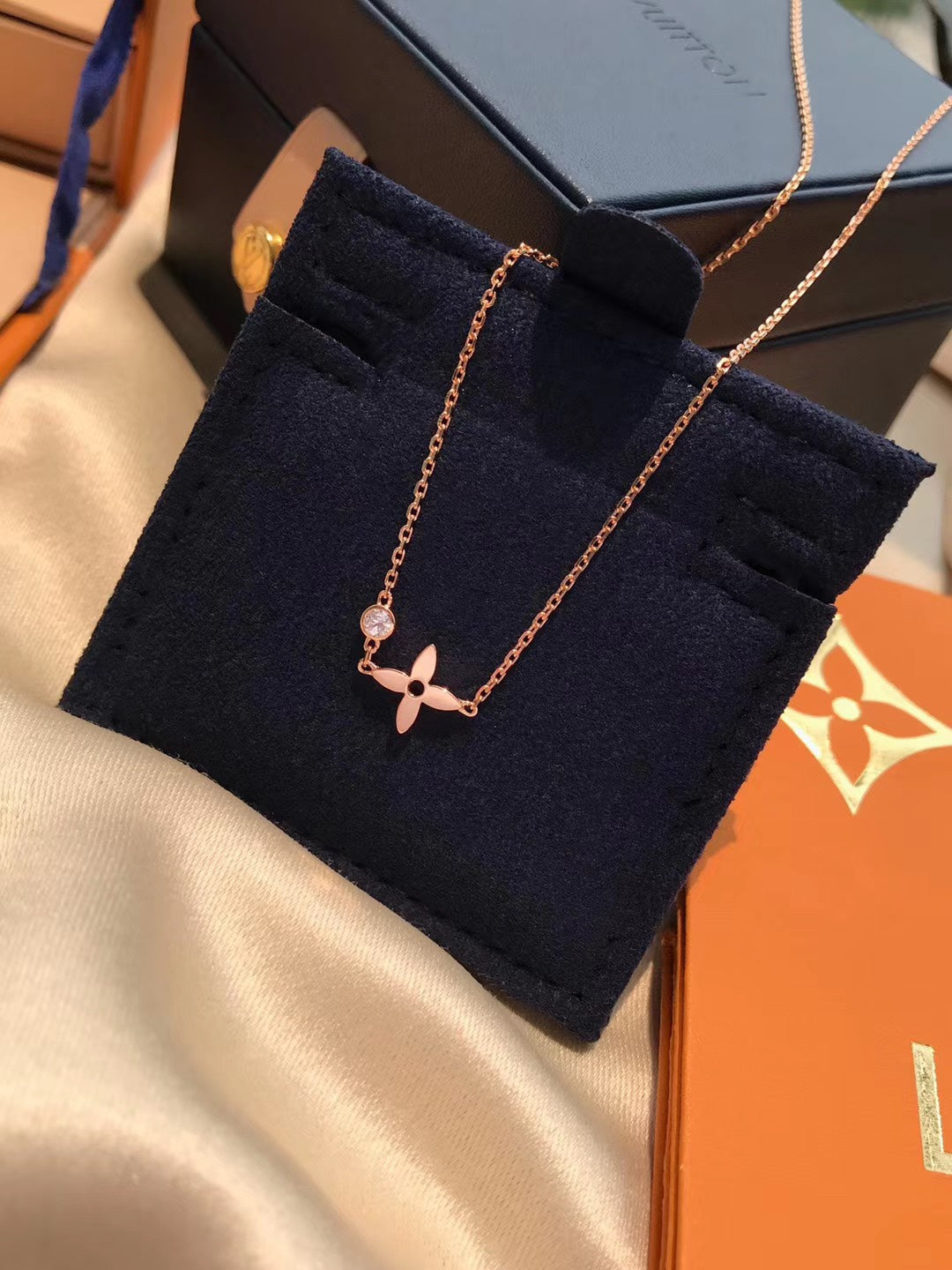 [KELA]BLOSSOM PENDANT ROSE GOLD AND DIAMOND