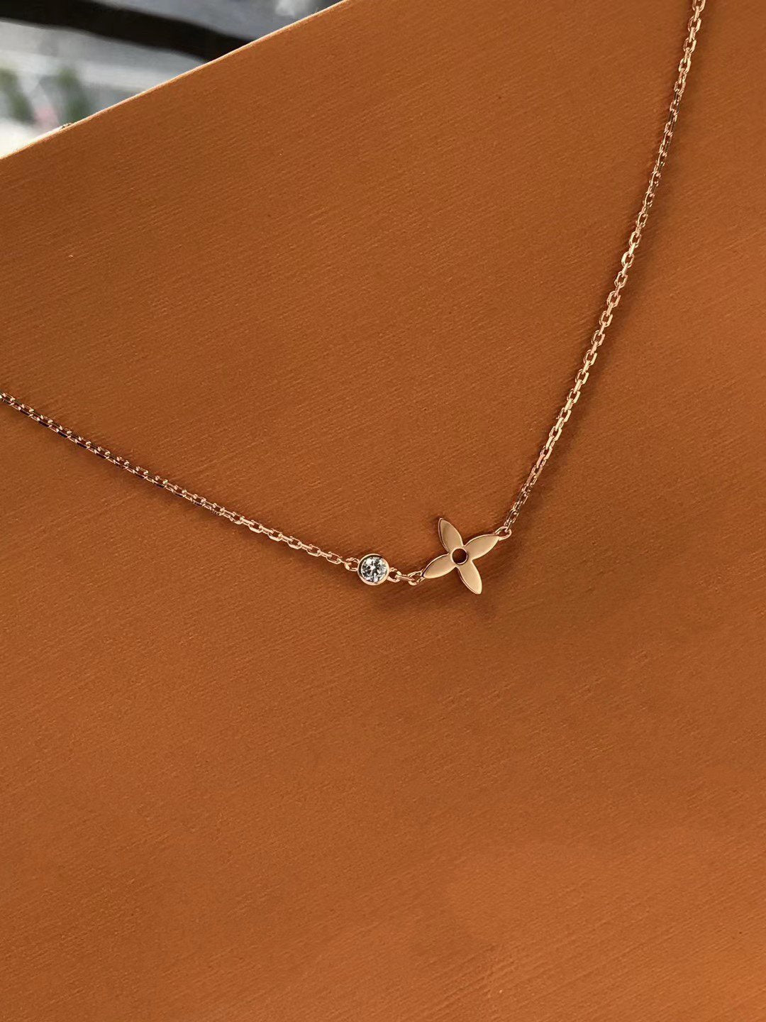 [KELA]BLOSSOM PENDANT ROSE GOLD AND DIAMOND