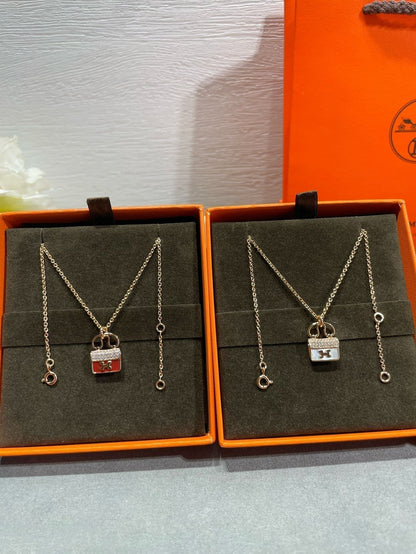 [KELA]H CIRCE MOISSANITE PENDANT NECKLACE GOLD
