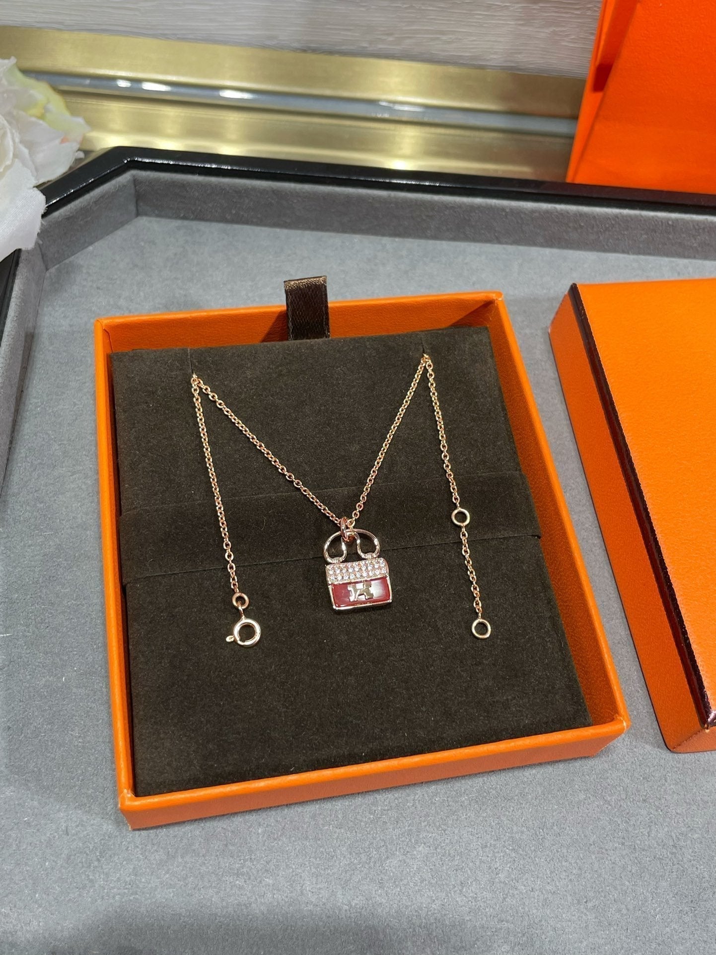 [KELA]H CIRCE MOISSANITE PENDANT NECKLACE GOLD