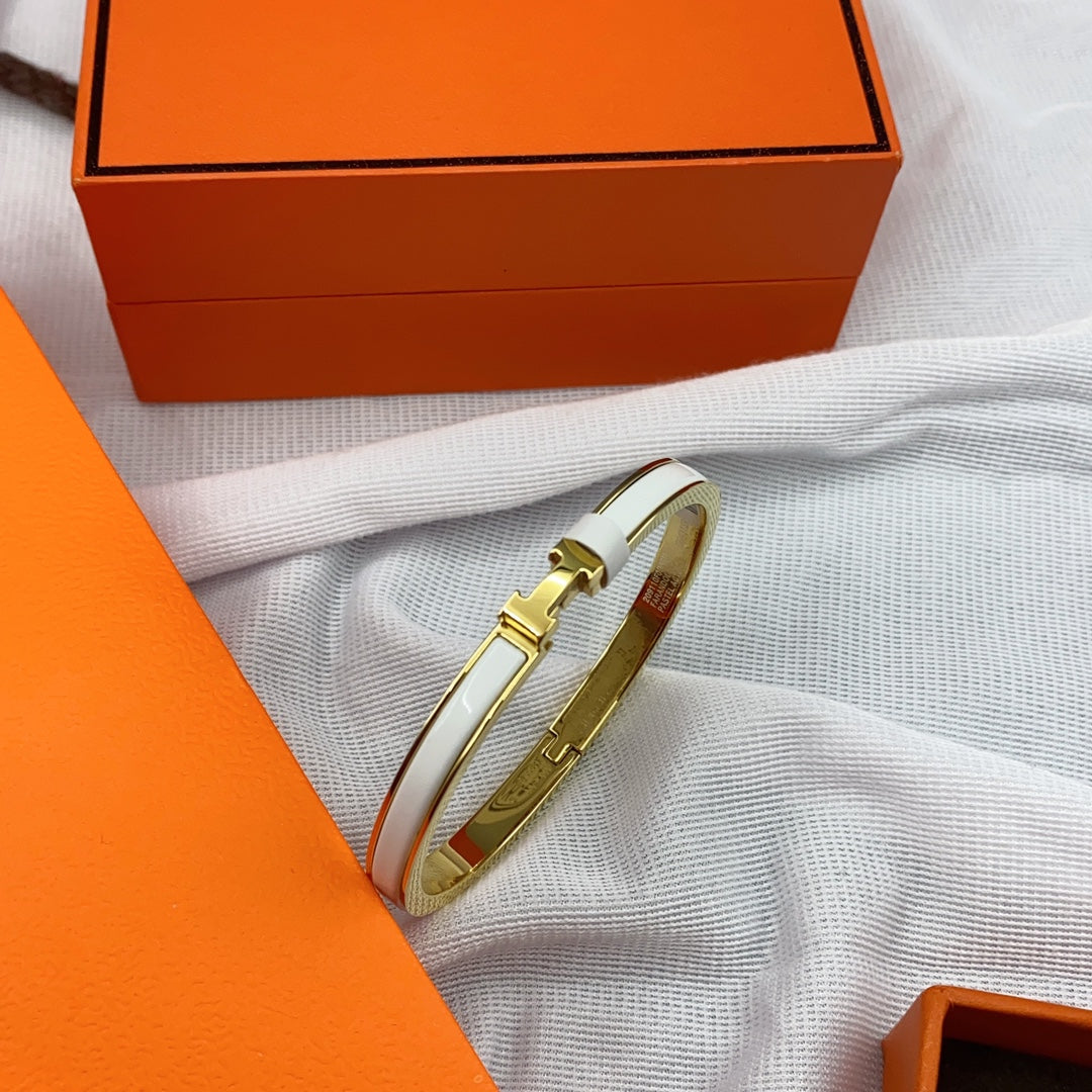 [KELA]CLASSIC HM CLIC WHITE 8MM ENAMEL BRACELET