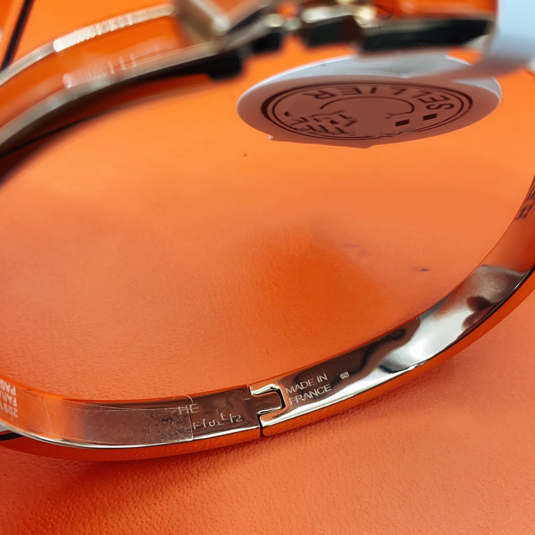 [KELA]CLASSIC HM CLIC RED 8MM ENAMEL BRACELET