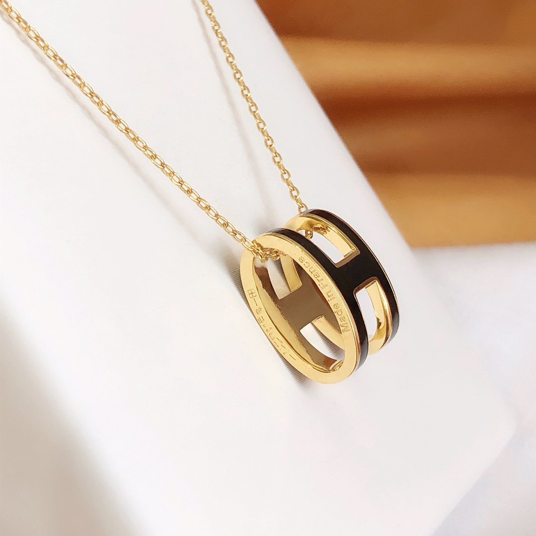 [KELA]HM CLIC BLACK ENAMEL GOLD NECKLACE