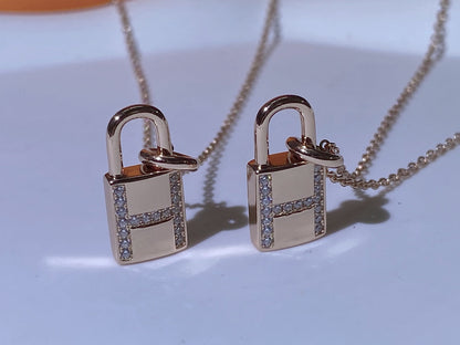 [KELA]HM ADVANCED NICHE LOCK HEAD NECKLACE DIAMONDS