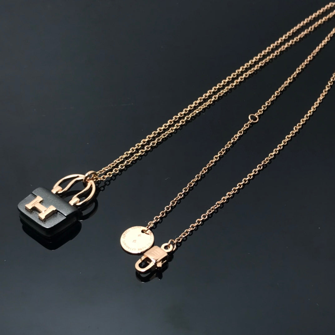 [KELA]WOMEN'S HM AMULETTES CONSTANCE PENDANT NECKLACE