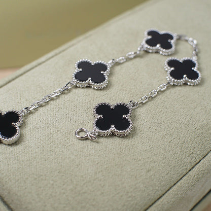 [KELA]LUCKY CLOVER 5-MOTIF BRACELET - BLACK OXNY COLLECTION