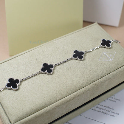 [KELA]LUCKY CLOVER 5-MOTIF BRACELET - BLACK OXNY COLLECTION