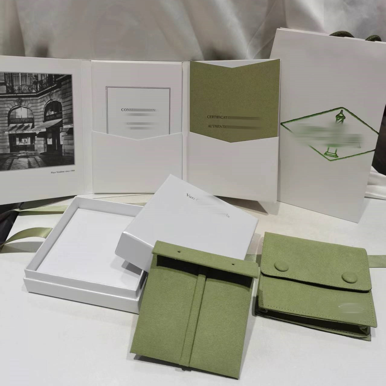 [KELA]CLOVER BRAND JEWELRY BOX