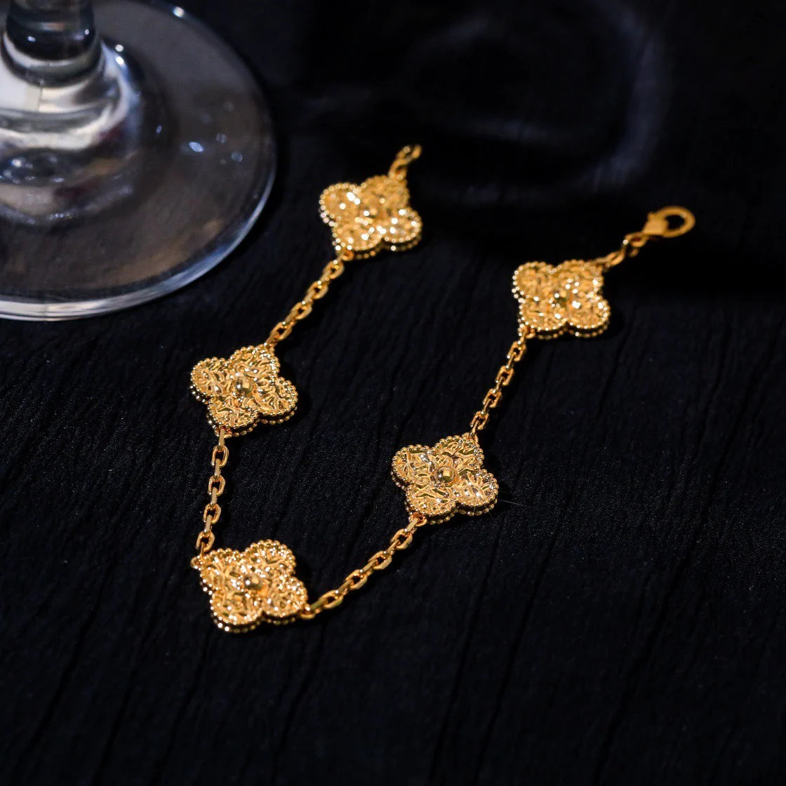 [KELA]LUCKY CLOVER 5-MOTIF BRACELET - BRONZING