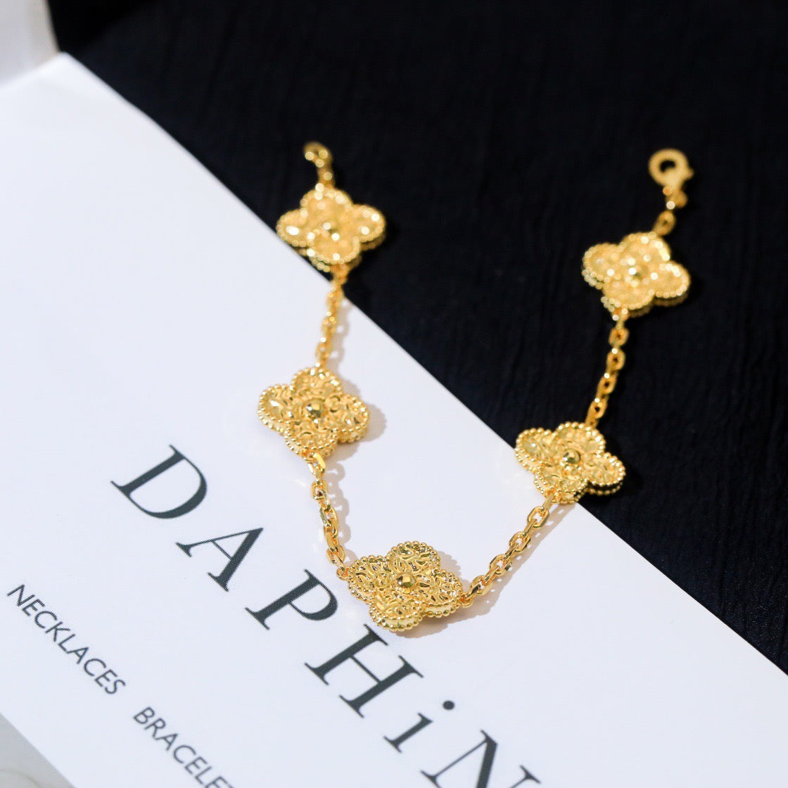 [KELA]LUCKY CLOVER 5-MOTIF BRACELET - BRONZING