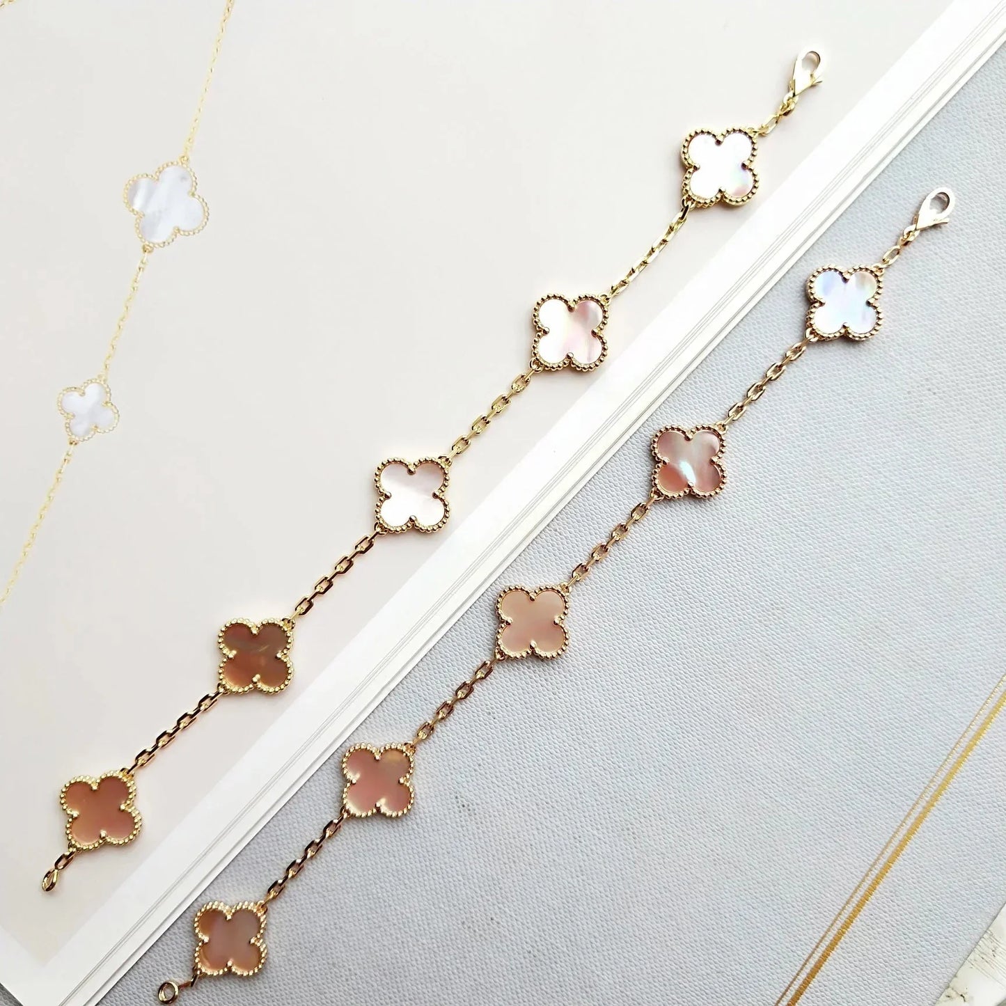 [KELA]LUCKY CLOVER 5-MOTIF BRACELET - PINK MOTHER-OF-PEARL COLLECTION