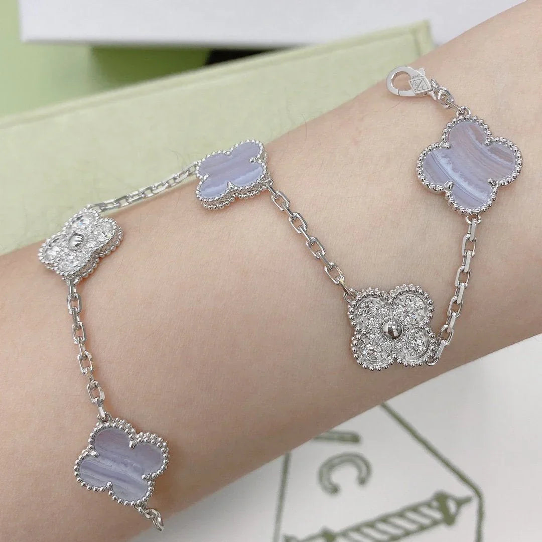 [KELA]LUCKY CLOVER 5-MOTIF BRACELET - PURPLE CHALCEDONY COLLECTION