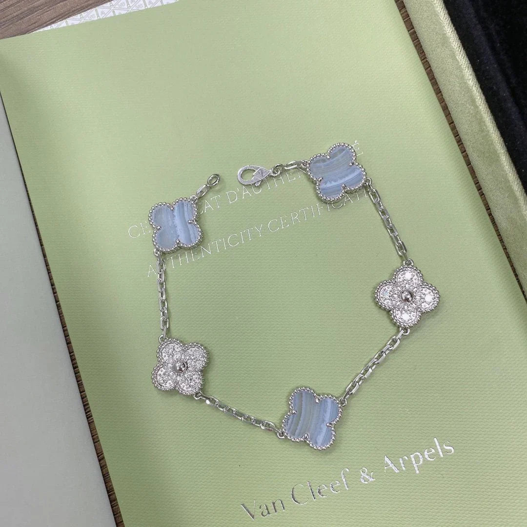 [KELA]LUCKY CLOVER 5-MOTIF BRACELET - PURPLE CHALCEDONY COLLECTION