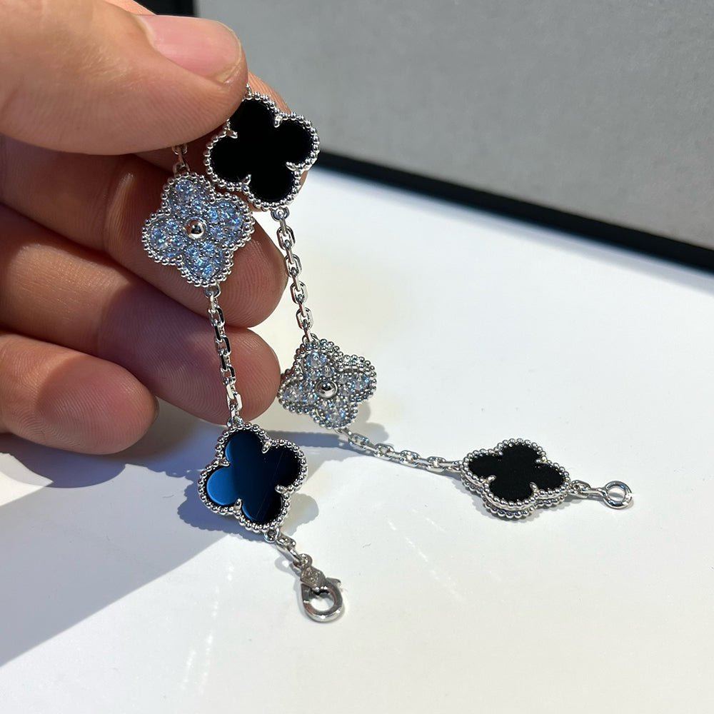 [KELA]LUCKY CLOVER 5-MOTIF BRACELET - BLACK OXNY COLLECTION