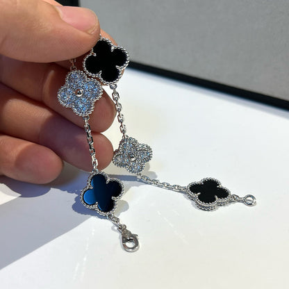 [KELA]LUCKY CLOVER 5-MOTIF BRACELET - BLACK OXNY COLLECTION