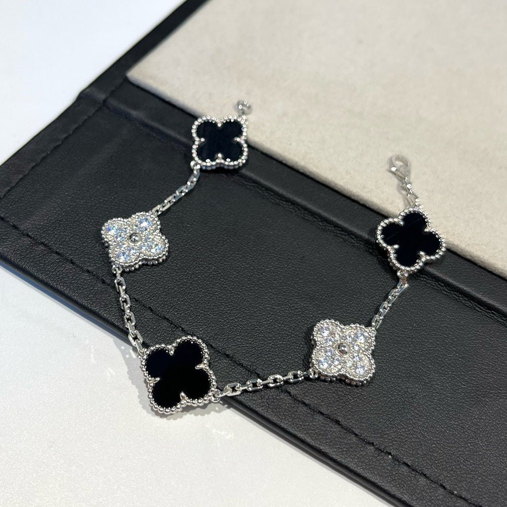 [KELA]LUCKY CLOVER 5-MOTIF BRACELET - BLACK OXNY COLLECTION