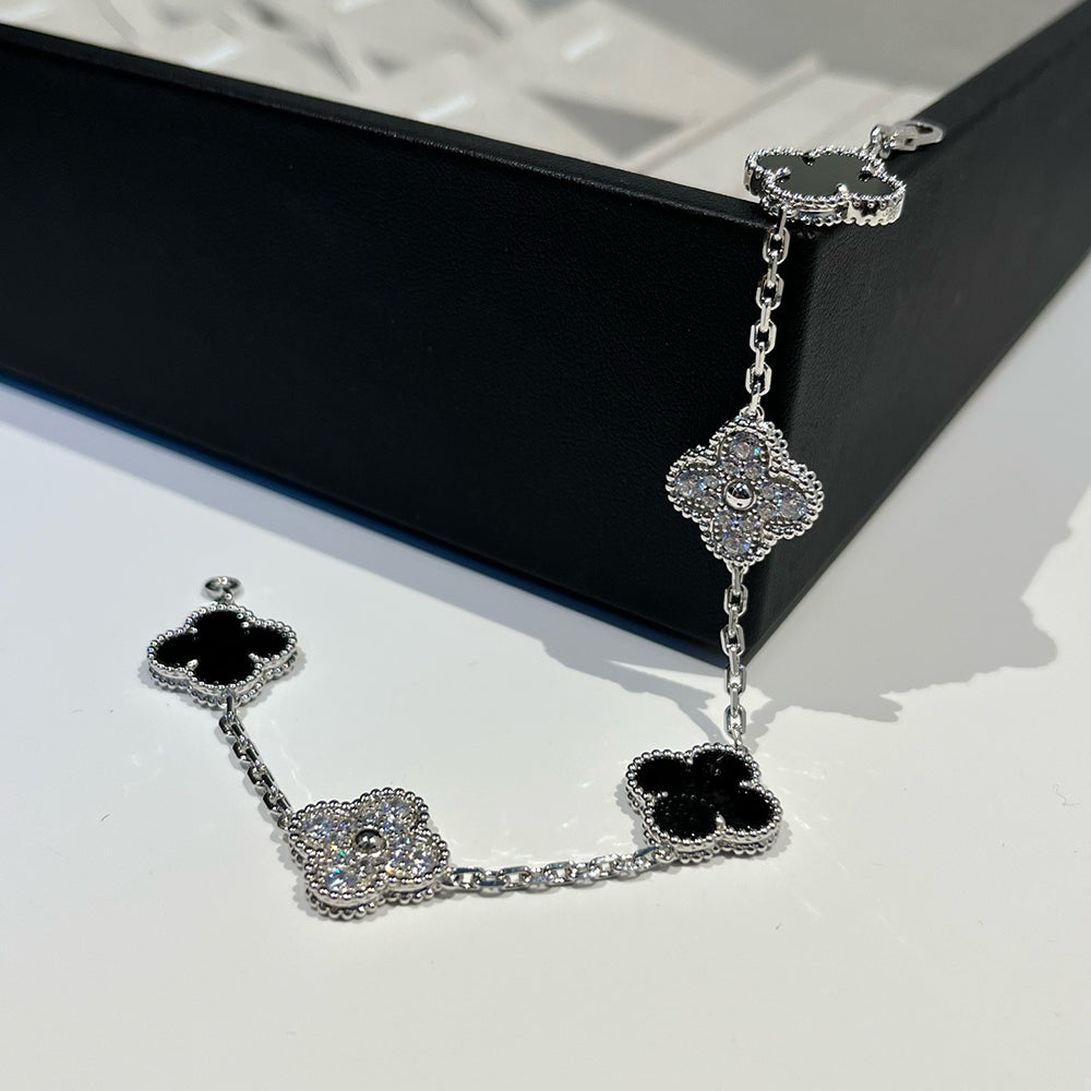 [KELA]LUCKY CLOVER 5-MOTIF BRACELET - BLACK OXNY COLLECTION