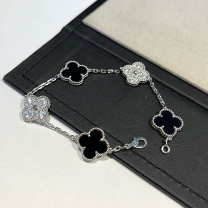 [KELA]LUCKY CLOVER 5-MOTIF BRACELET - BLACK OXNY COLLECTION