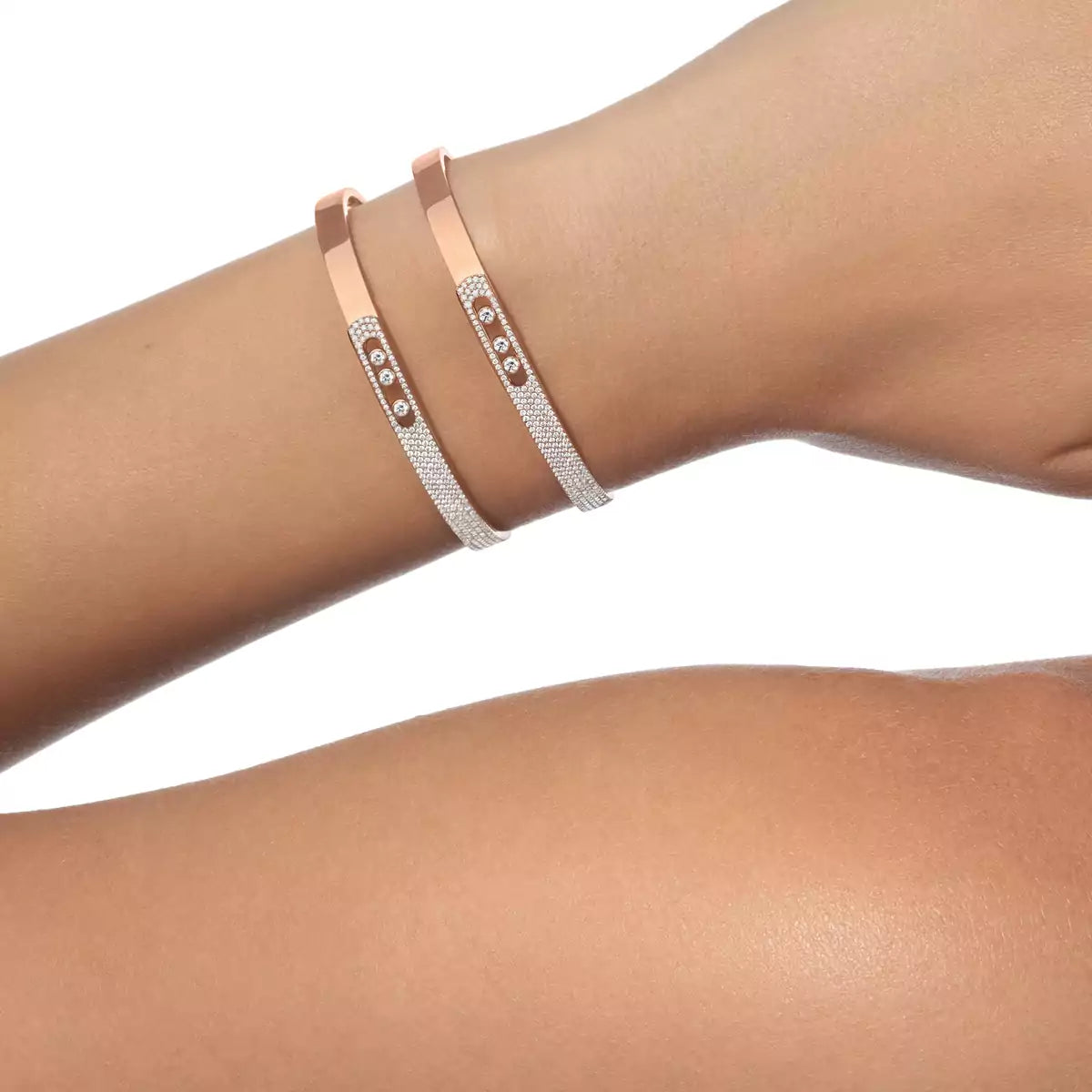 [KELA]MOVE NOA PAVÉ DIAMOND BANGLE BRACELET