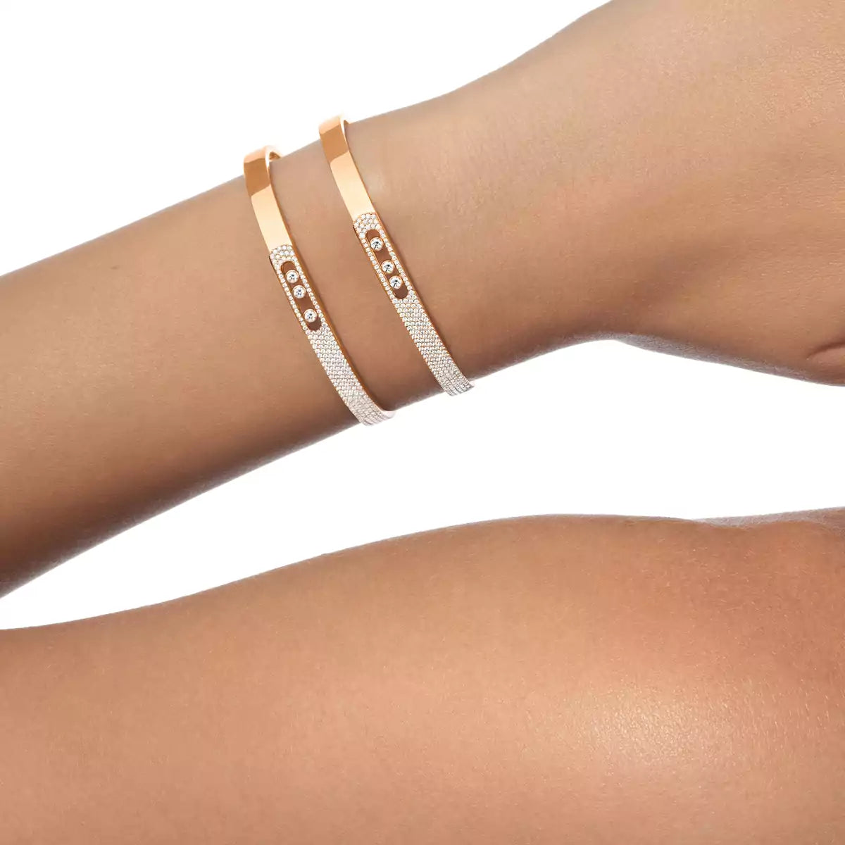 [KELA]MOVE NOA PAVÉ DIAMOND BANGLE BRACELET