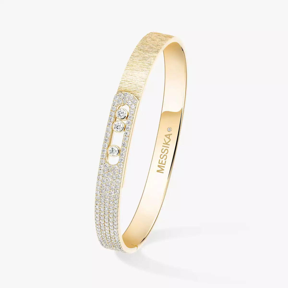 [KELA]MOVE NOA CISELÉ HALF-PAVÉ DIAMOND BANGLE BRACELET