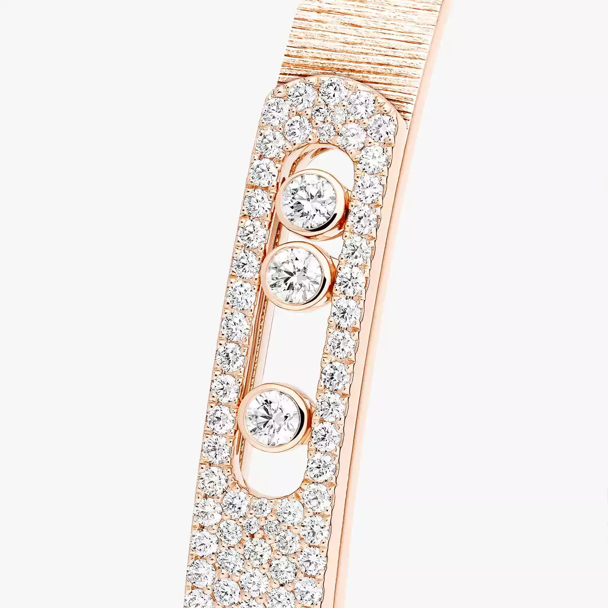[KELA]MOVE NOA CISELÉ HALF-PAVÉ DIAMOND BANGLE BRACELET