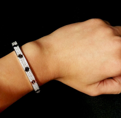 [KELA]CLASSIC 6.1MM LOVE BANGLE - DIAMOND PAVÉ & BLACK CERAMIC
