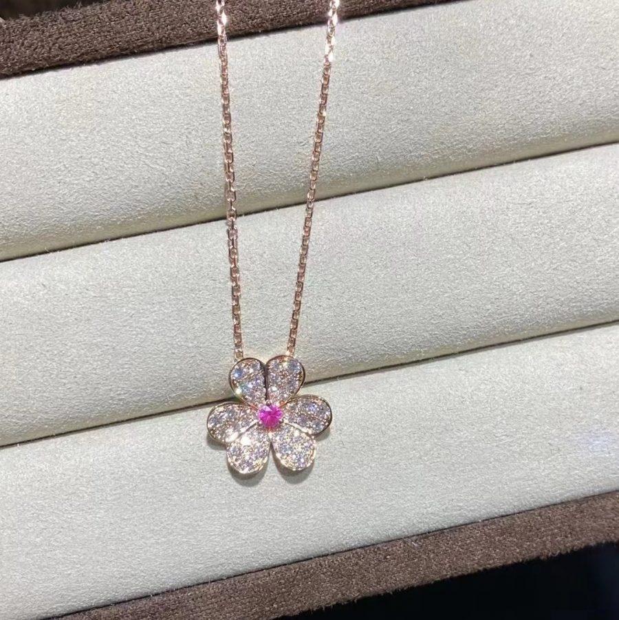 [KELA]PAVÉ DIAMOND BUTTERFLY CHARM NECKLACE