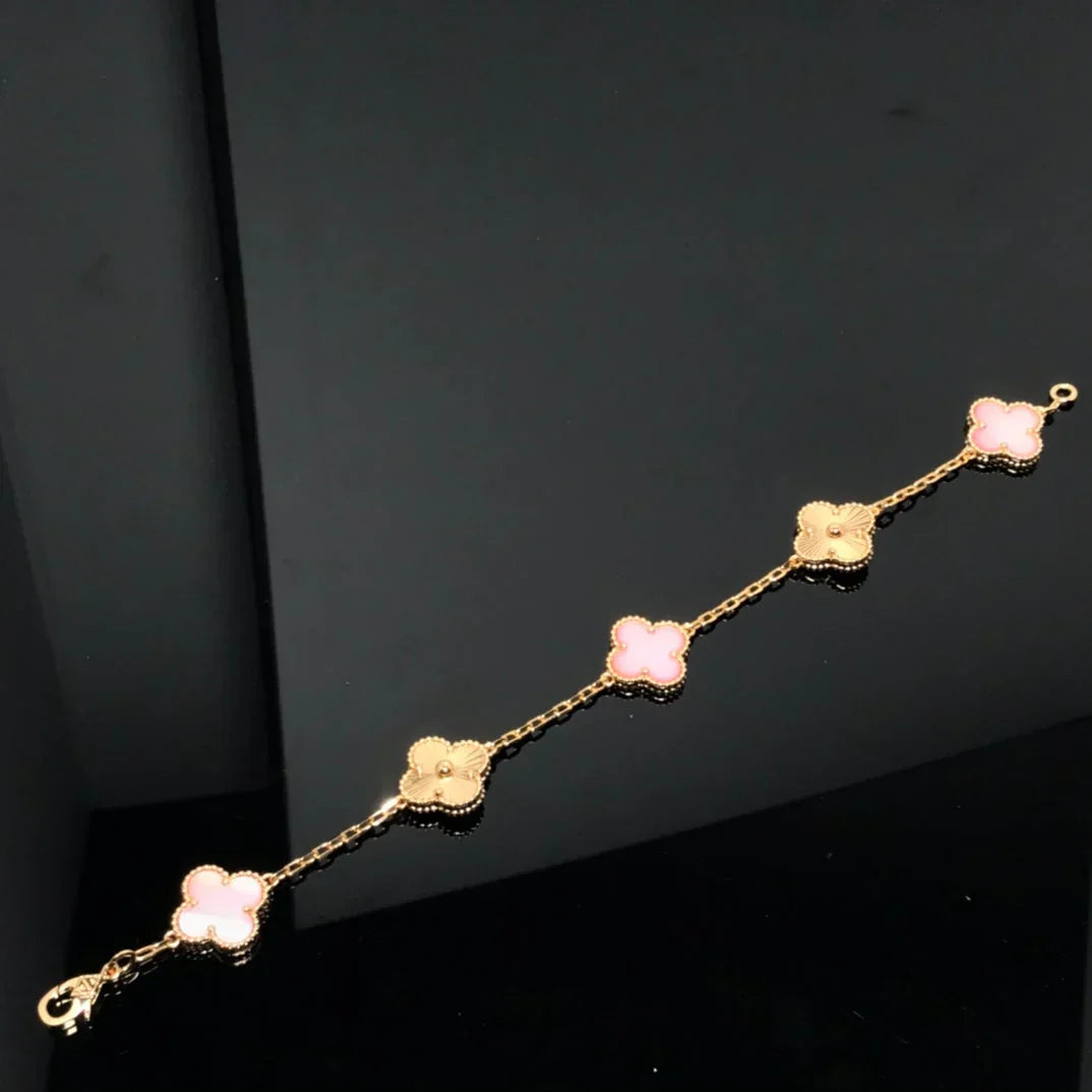 [KELA]LUCKY CLOVER 5-MOTIF BRACELET - PINK MOTHER-OF-PEARL COLLECTION