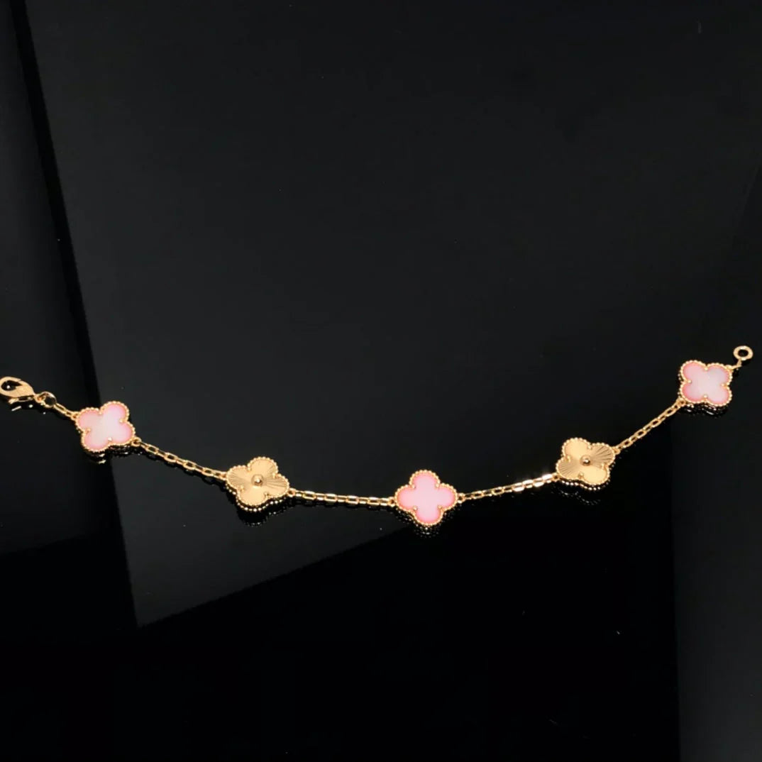 [KELA]LUCKY CLOVER 5-MOTIF BRACELET - PINK MOTHER-OF-PEARL COLLECTION