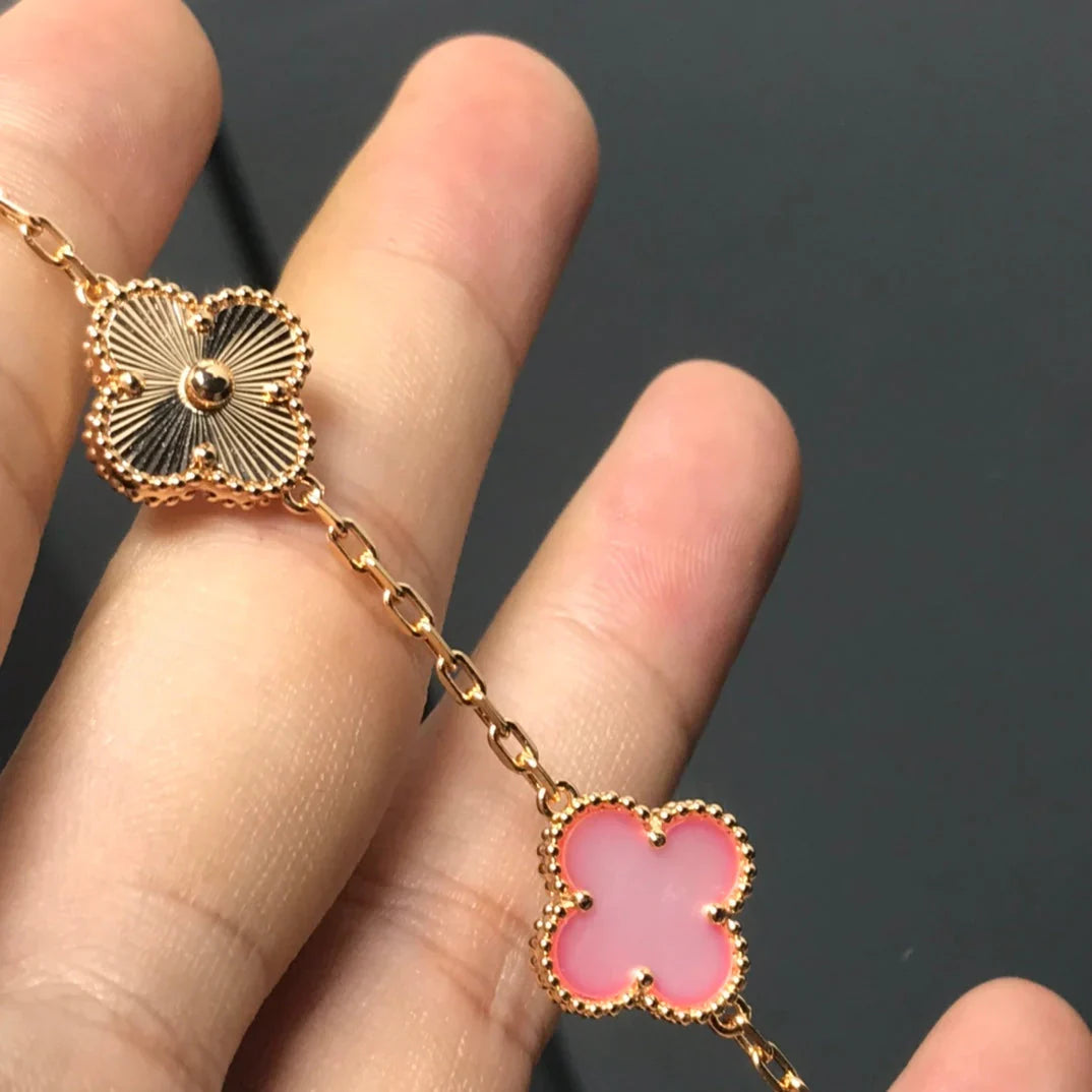 [KELA]LUCKY CLOVER 5-MOTIF BRACELET - PINK MOTHER-OF-PEARL COLLECTION
