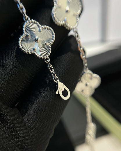 [KELA]LUCKY CLOVER 5-MOTIF BRACELET - LASER COLLECTION
