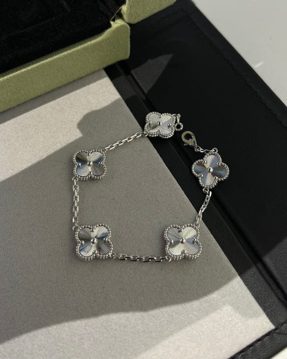 [KELA]LUCKY CLOVER 5-MOTIF BRACELET - LASER COLLECTION